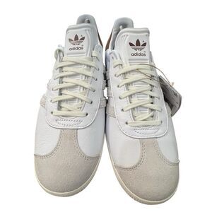 NWT and in Box Adidas Originals Gazelle Men’s Athletic Shoe White Sneaker Traine